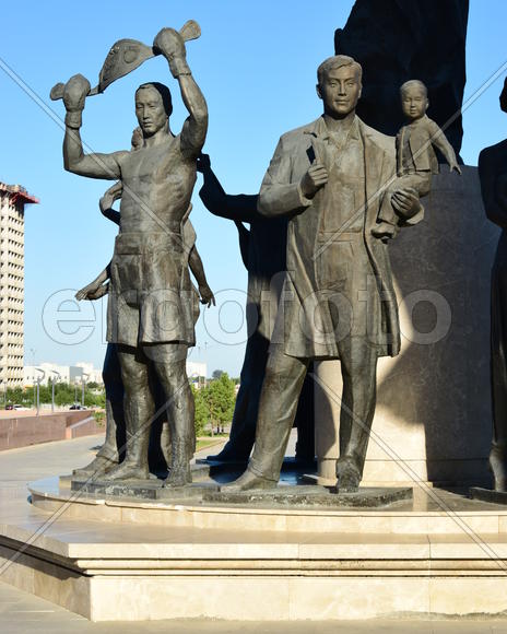 Астана - уличная скульптура