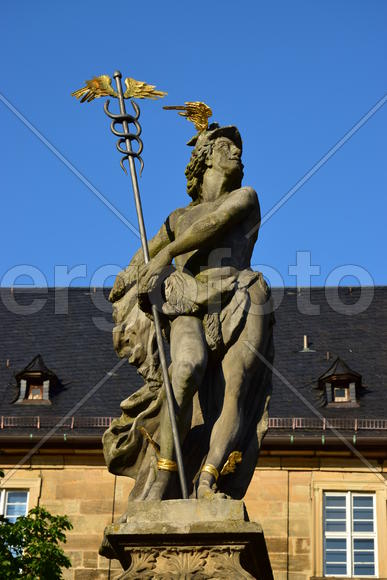 Германия - город Бамберг. Скульптура мужчины 