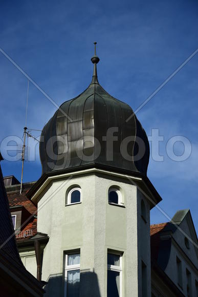 Германия - город Регенсбург. Башня старинного здания 
