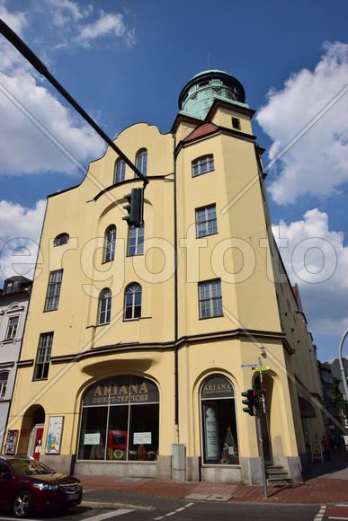 Германия - город Бамберг. Фасад старинного здания 