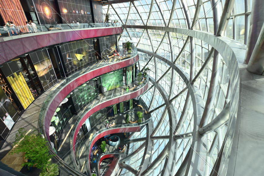 Интерьер стеклянной сферы "Нур-Алем". Казахстан