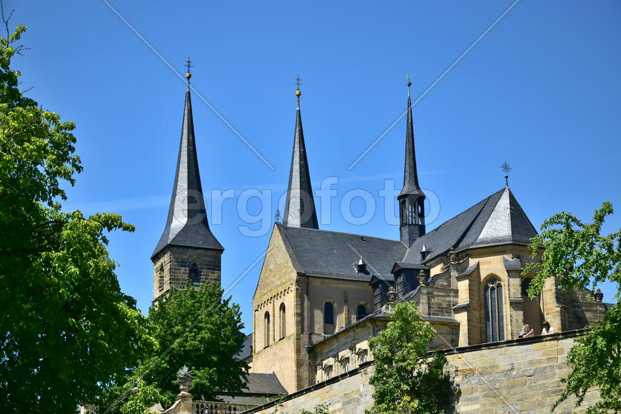 Германия - город Бамберг. Фасад старинного замка 