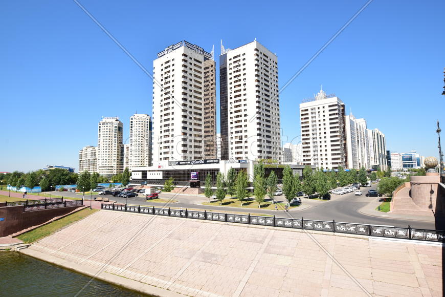 Астана - многоэтажные современные здания. Казахстан 