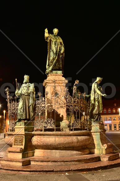 Германия - город Бамберг. Ночной город 