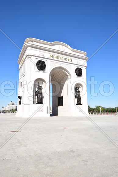 Астана - триумфальная арка. Казахстан
