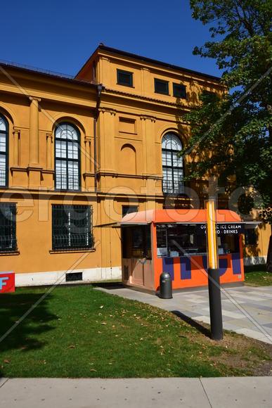 Германия. Мюнхен. Фасад здания 