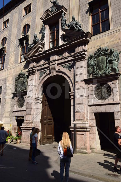 Германия. Мюнхен. Фасад старинного здания 