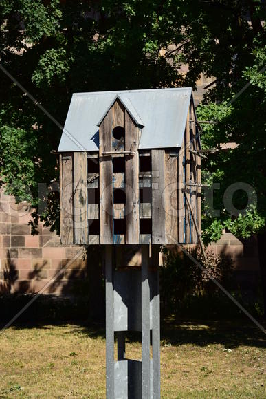 Германия - город Нюрнберг. Деревянный скворечник 