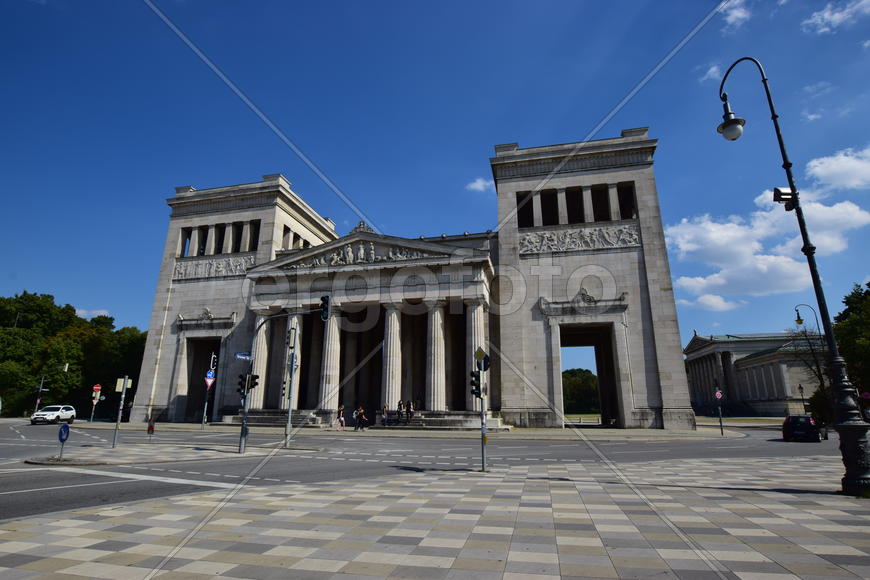 Германия. Мюнхен. Фасад старинного здания 