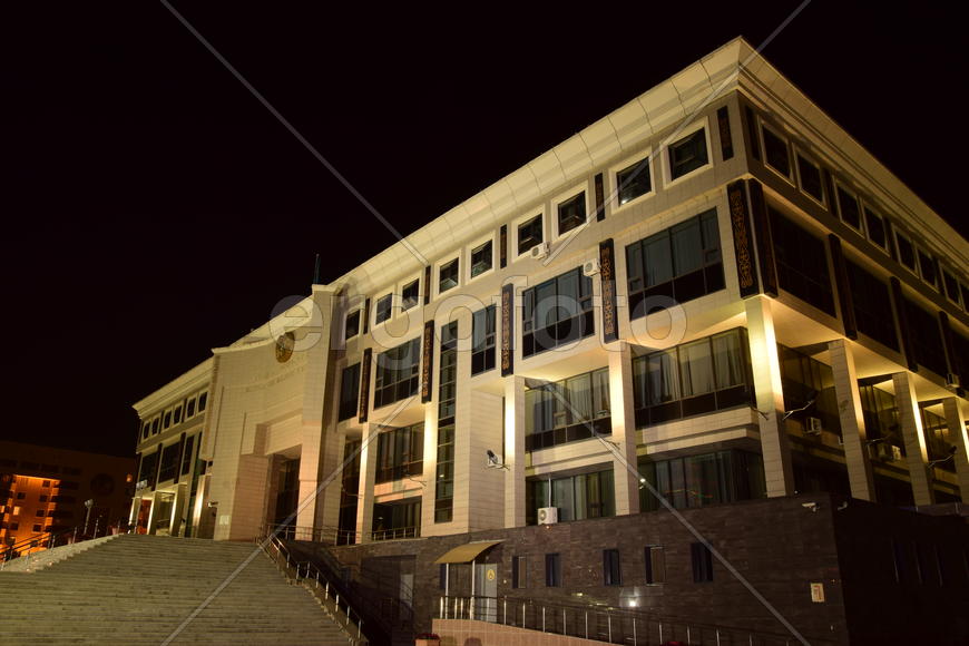 Астана. Современная архитектура города, ночью 