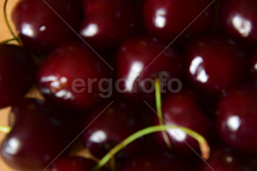 Спелая черешня 