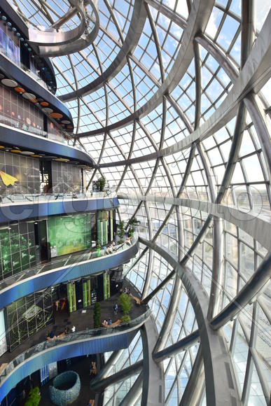 Интерьер стеклянной сферы "Нур-Алем". Казахстан