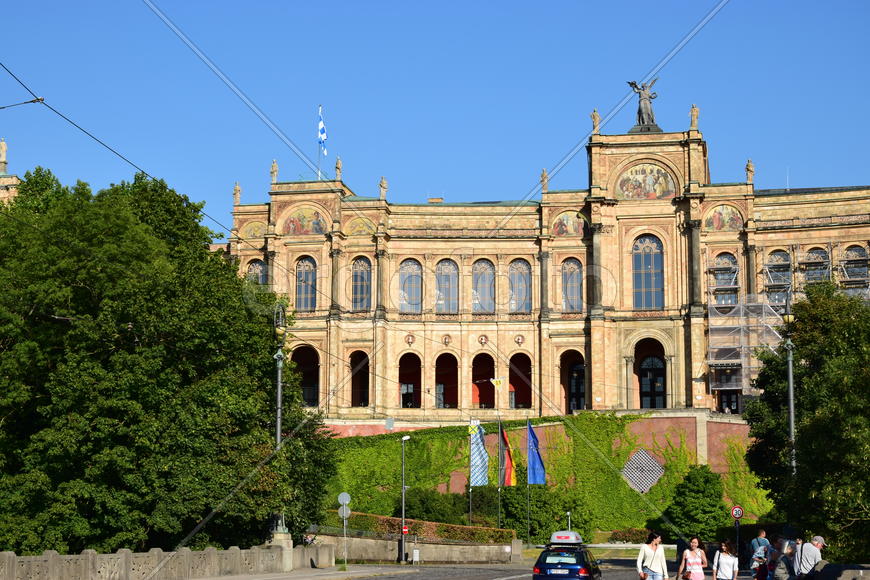 Германия. Мюнхен. Фасад старинного здания 