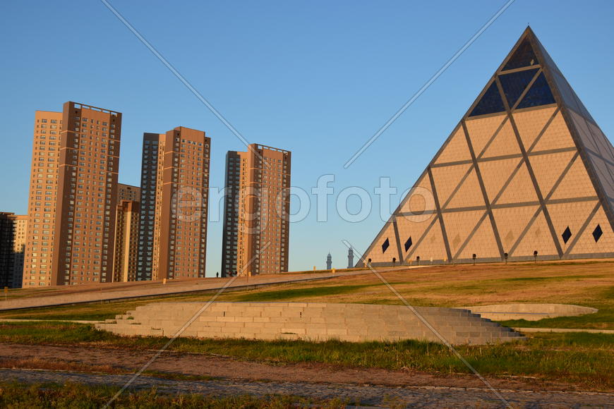 Астана - Стеклянная пирамида. Казахстан