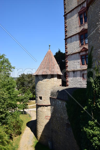 Германия - Город Вюрцбург, древние  башни замка 