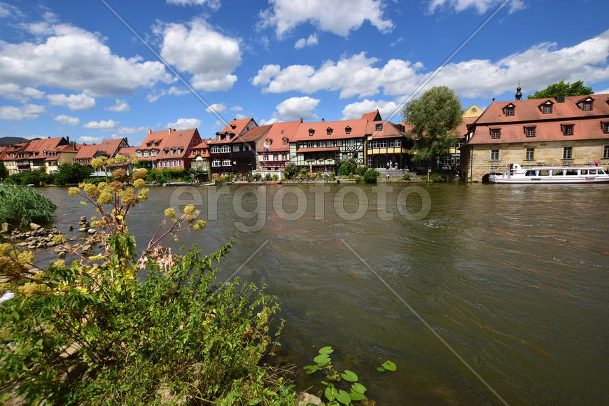 Германия - город Бамберг. Панорамный вид на город 