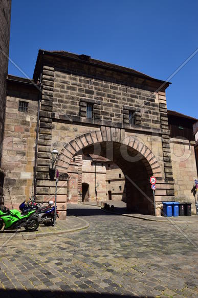 Германия - город Нюрнберг. Каменнная арка 