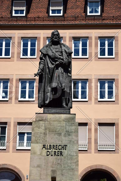 Германия - город Нюрнберг. Скульптура Альбрехта Дюрера 