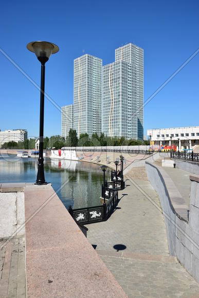 Астана - многоэтажные современные здания. Казахстан 