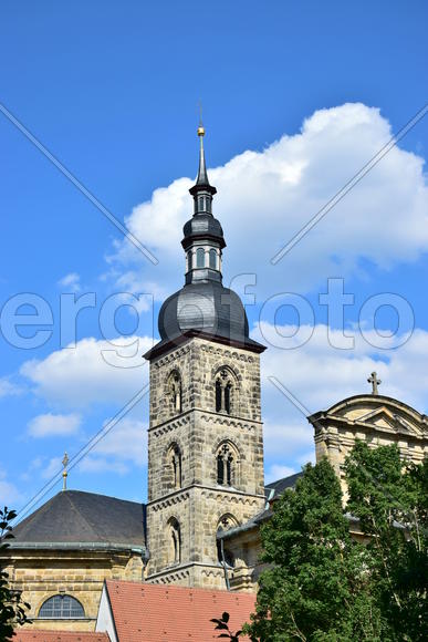 Германия - город Бамберг. Башня старинного здания 