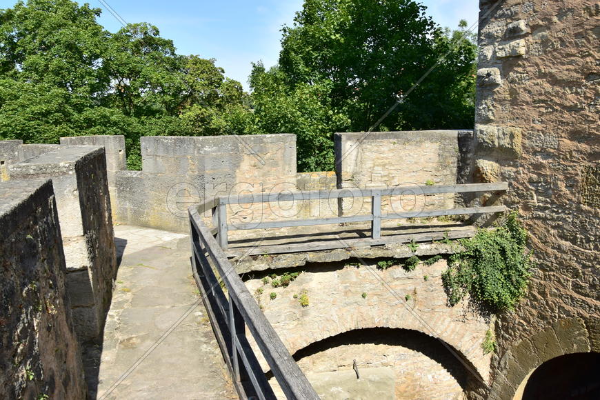 Исторический город Ротенбург в Баварии. Древнейшие здания 