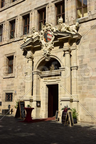 Германия - город Нюрнберг. Фасад исторического здания 