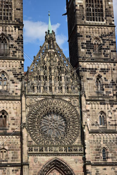 Германия - город Нюрнберг. Фасад здания 