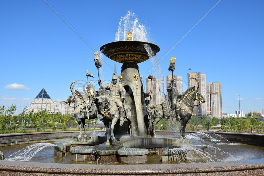 Астана - уличная скульптура. Достопримечательности Казахстана. 