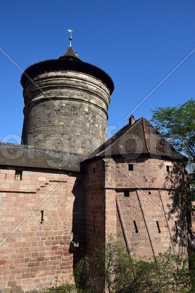 Германия - город Нюрнберг. Башня старинного здания 