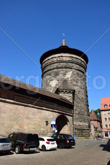 Германия - город Нюрнберг. Башня старинного здания 