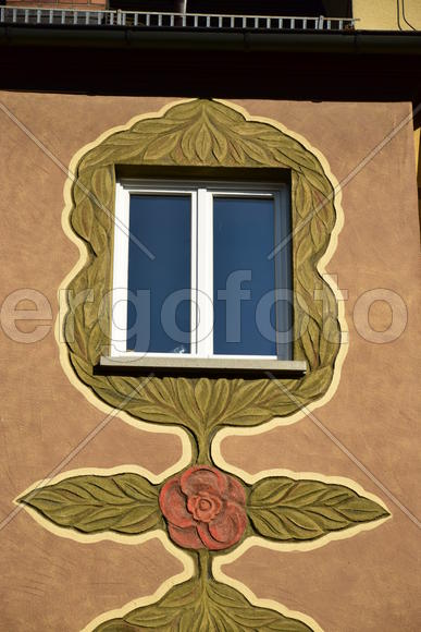 Германия - город Бамберг. Фрезка на фасаде здания 