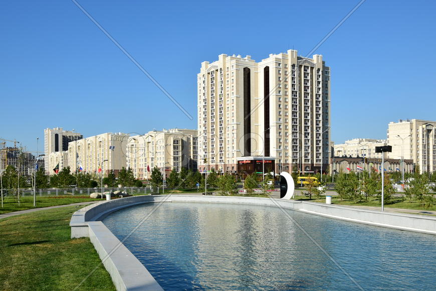 Астана - городская архитектура. Современные многоэтажные здания. Казахстан 