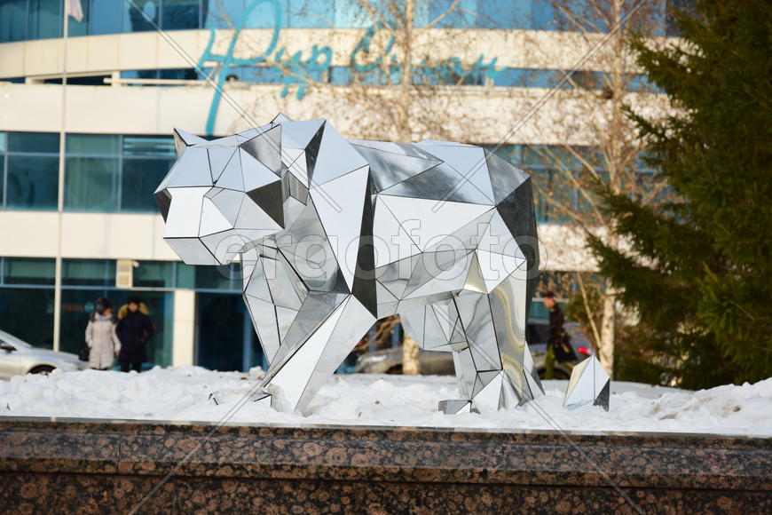 Астана - уличная скульптура из зеркал 