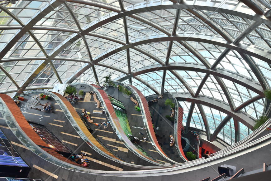 Интерьер стеклянной сферы "Нур-Алем". Казахстан