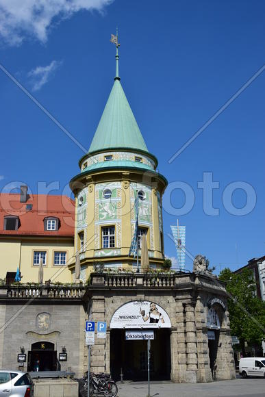 Германия. Мюнхен. Башня старинного здания 