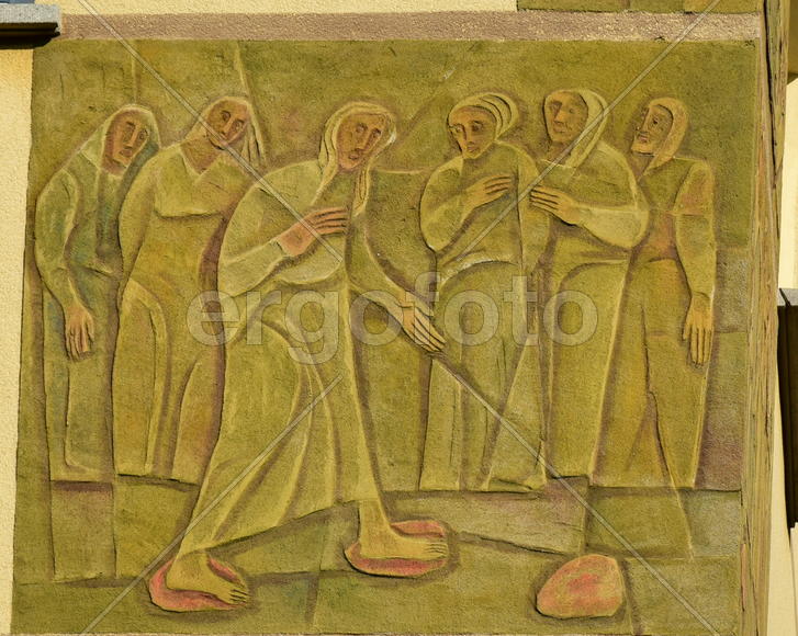 Германия - город Бамберг. Фреска на фасаде здания 