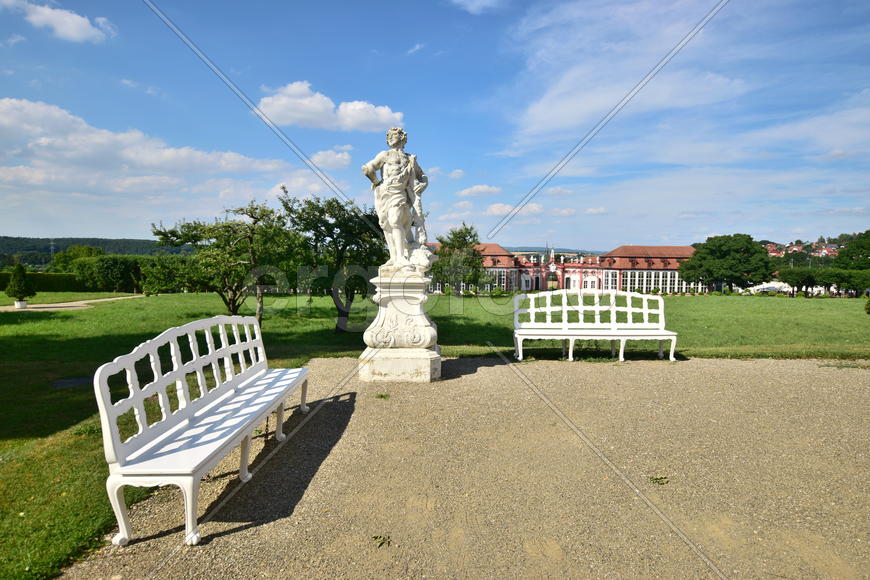 Дворец ЗЕЕХОФ под Бамбергом, Германия. Скульптура мужчины 