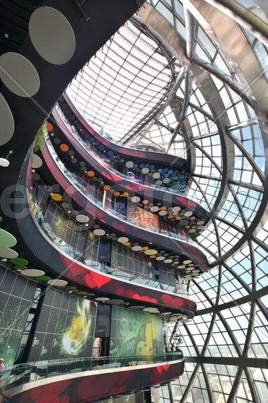 Интерьер стеклянной сферы "Нур-Алем". Казахстан