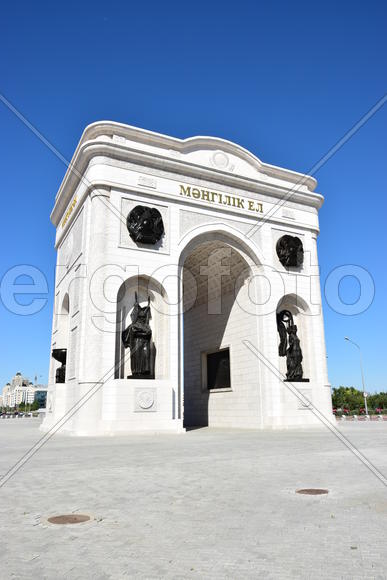 Астана - триумфальная арка. Казахстан
