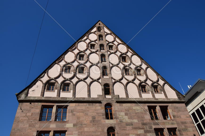 Германия - город Нюрнберг. Фасад старинного здания 