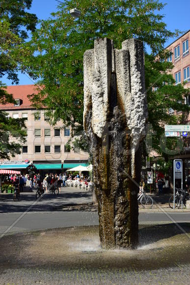 Германия - город Нюрнберг. Старинный фонтан 