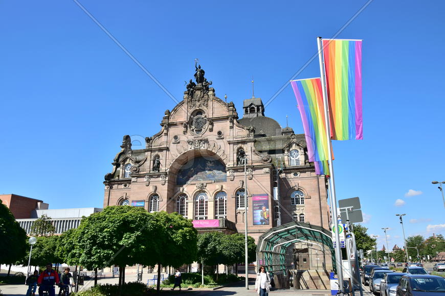 Германия - город Нюрнберг. Фасад старинного здания 