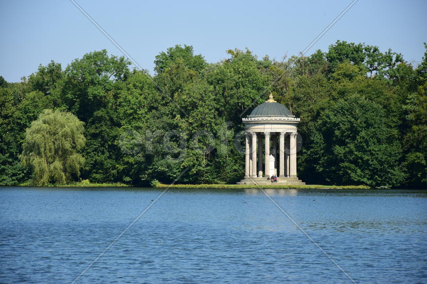 Беседка на территории дворах "Нимфенбург". Германия