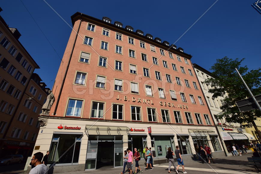 Германия. Мюнхен. Фасад здания 