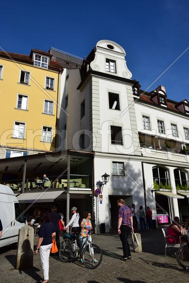 Германия - город Регенсбург. Фасад здания 