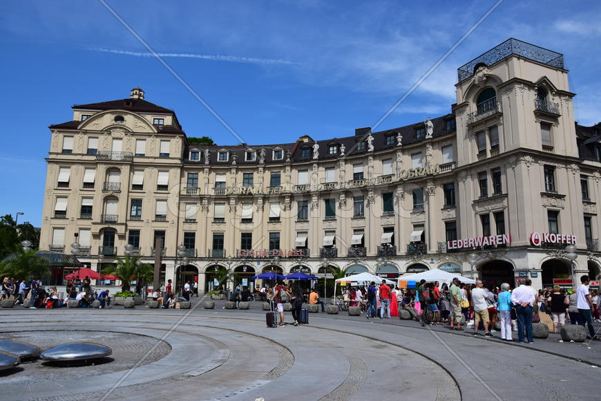 Германия. Мюнхен. Фасад старинного здания 