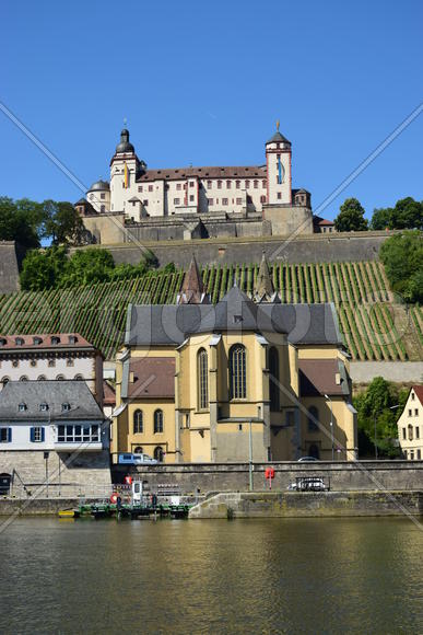 Германия - Город Вюрцбург, панорама на Замок 