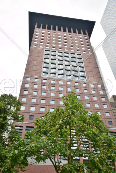 Франкфурт-На-Майне, Красная многоэтажка 