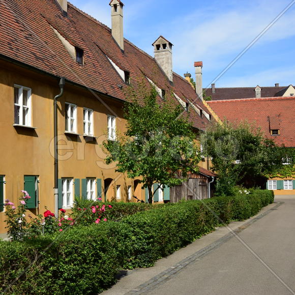 Аугсбург - ФУГГЕРАЙ, небольшие дома обвитые плющом 