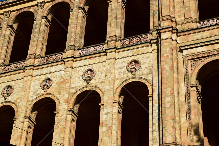 Германия. Мюнхен. Фасад старинного здания 